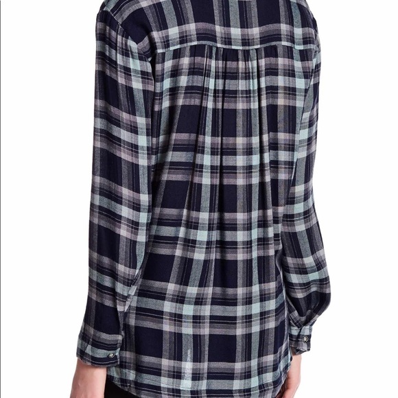 Willow & Clay Women’s Plaid Crossover Shirt Sz M - Picture 2 of 16